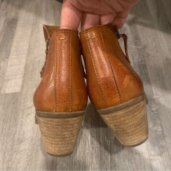 Frye heeled Booties size 8 m leather upper wooden heel - Picture 9 of 10